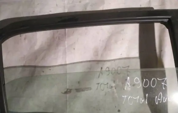 Toyota Auris 150 Rear door window glass as2