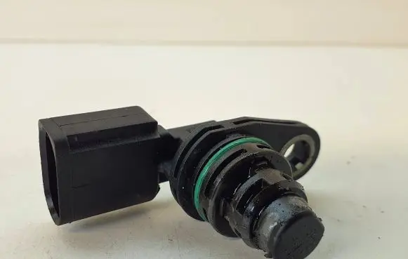 Volkswagen Tiguan Camshaft position sensor 030907601E