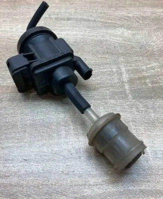 Mercedes-Benz S W220 Turbo solenoid valve A0005450427