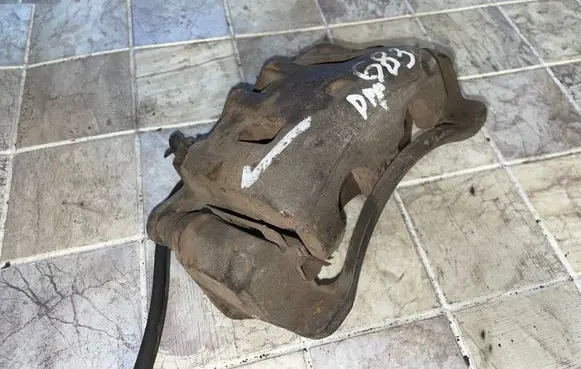 Hyundai Trajet Front brake caliper