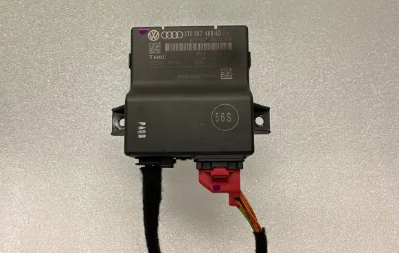 Audi A4 S4 B8 8K Gateway control module 8T0907468AD 8T0907468K