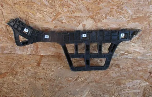 Rear bumper mounting bracket