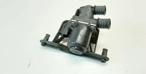 BMW 5 E60 E61 Coolant heater control valve 6411692022602 1147412174