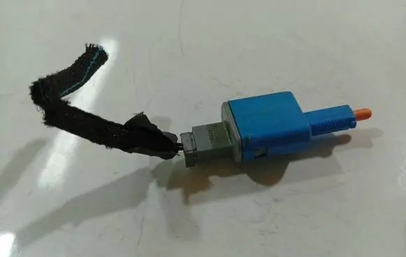 Renault Megane III Brake pedal sensor switch 
