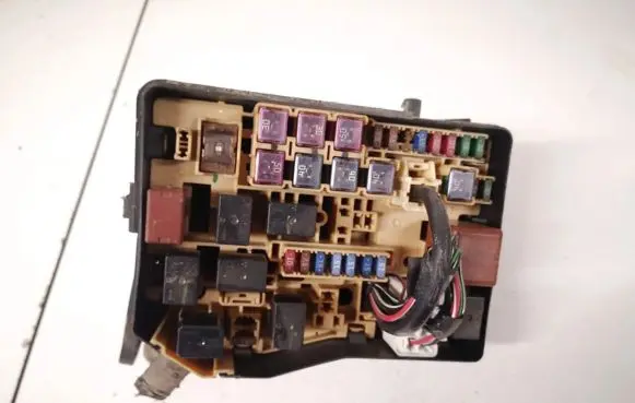 Toyota Avensis Verso Fuse box set