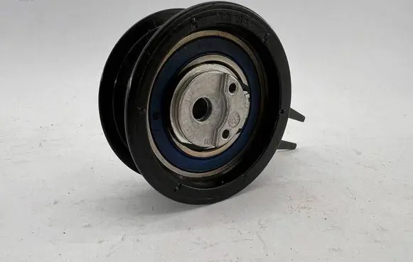 Audi 80 90 S2 B4 Generator/alternator belt tensioner 028109243