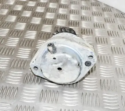 BMW 5 E60 E61 Engine mount bracket
