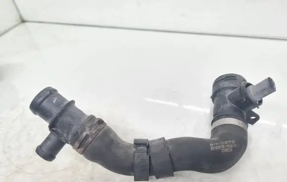 Volkswagen PASSAT B6 Engine coolant pipe/hose 3C0122051AN 323220