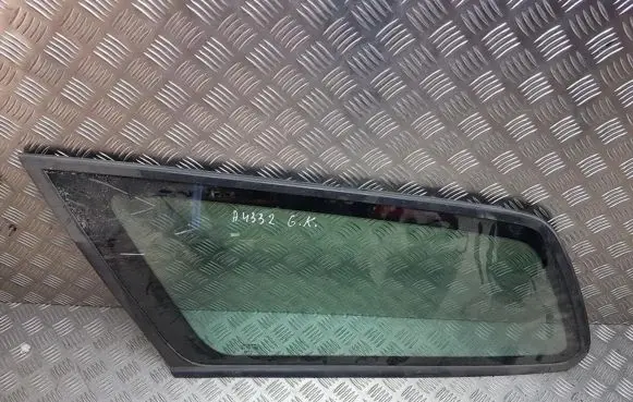 Volvo V50 Rear side window