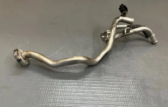 Opel Insignia B Engine coolant pipe/hose 55500375 JA10