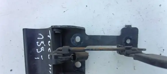Hyundai Tucson TL Tailgate lock loop/hook striker 