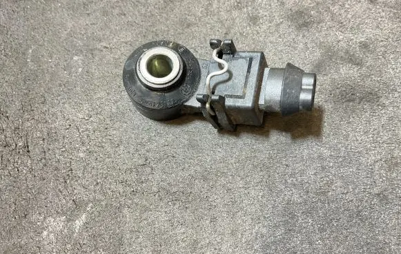 BMW 3 G20 G21 Detonation knock sensor 0261231224