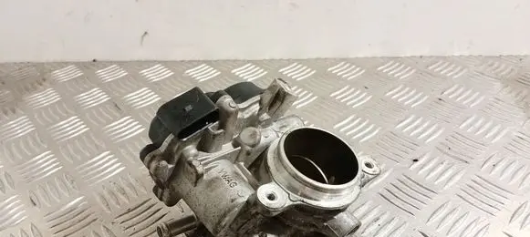 Volkswagen PASSAT B8 Throttle valve 04L128063AA