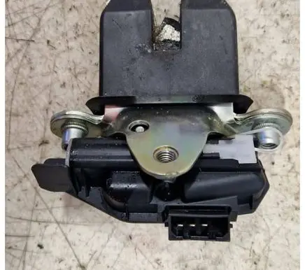 Skoda Fabia Mk2 (5J) Tailgate/trunk/boot lock/catch/latch 5J0827501B