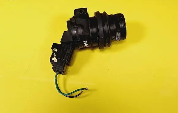 Mazda 5 Windscreen/windshield washer pump 8603102451