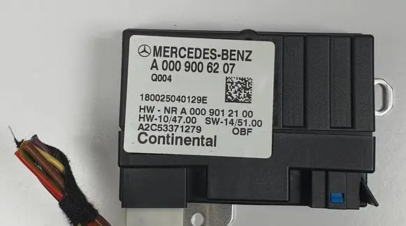 Mercedes-Benz B W246 W242 Fuel pump relay A0009006207