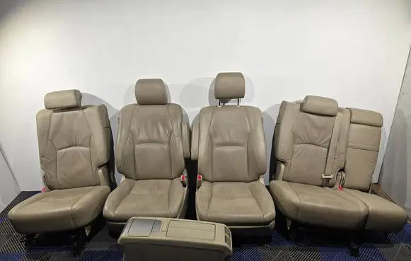 Seat set