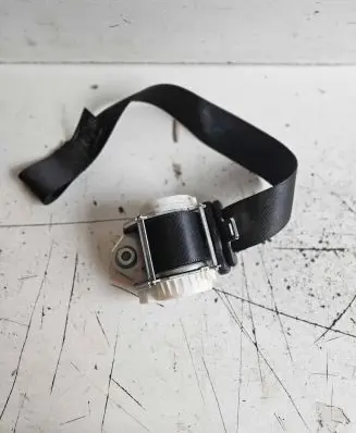 Ford Focus Front seatbelt 33059894