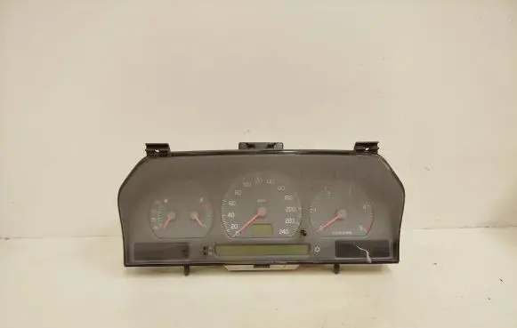 Volvo S70 V70 V70 XC Speedometer (instrument cluster) 9168144