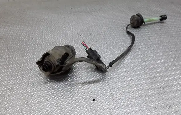 Mitsubishi Pajero Windscreen/windshield washer pump