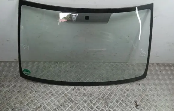Toyota Corolla E120 E130 Front windscreen/windshield window 