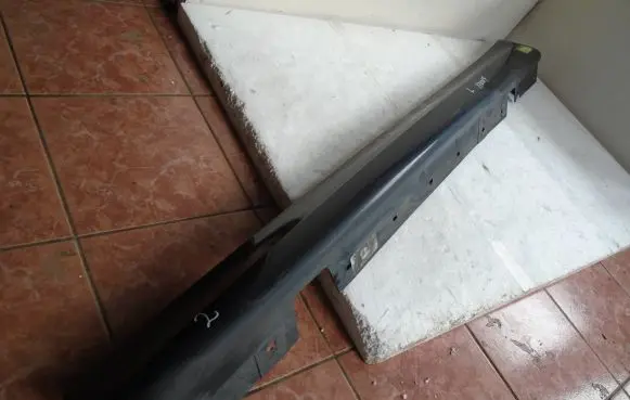BMW 3 E90 E91 Foot area side trim 8041843