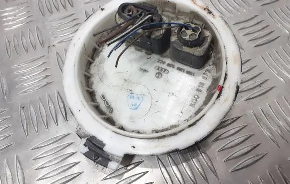 Audi A8 S8 D3 4E Fuel tank cap 3D0919679 229025001001