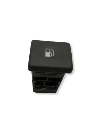 Land Rover Discovery Fuel tank opening switch YUG102390