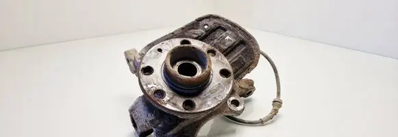 Opel Meriva A Front wheel hub spindle knuckle