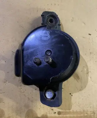 Subaru Forester SJ Engine mount bracket 41022FJ010