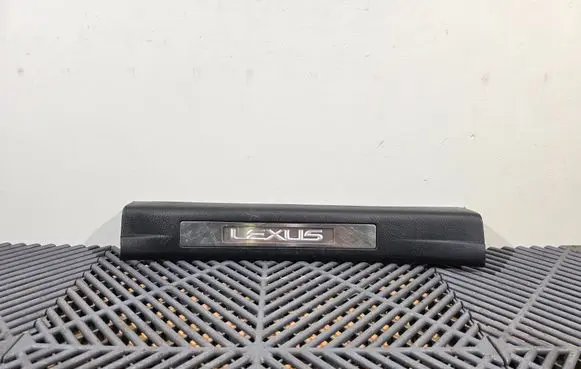 Lexus RX 330 - 350 - 400H Rear sill trim cover 6794048011 6794048020 6791848030
