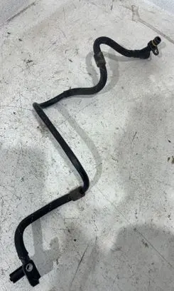 Volkswagen PASSAT B8 Engine coolant pipe/hose 04L129456D