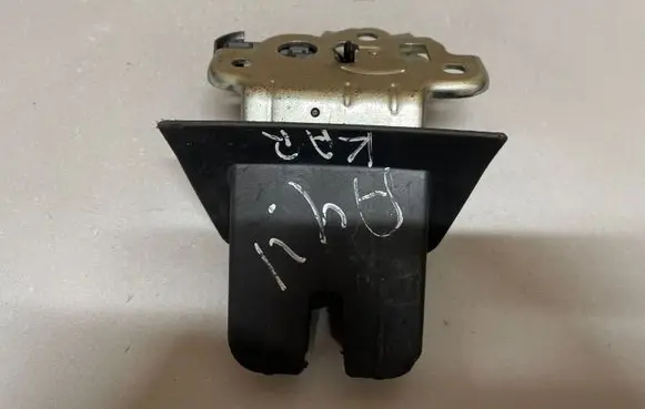 Audi A4 S4 B8 8K Loading door lock 8K9827505A