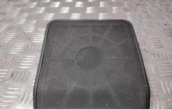 BMW 3 E36 Parcel shelf speaker trim grill 19605791