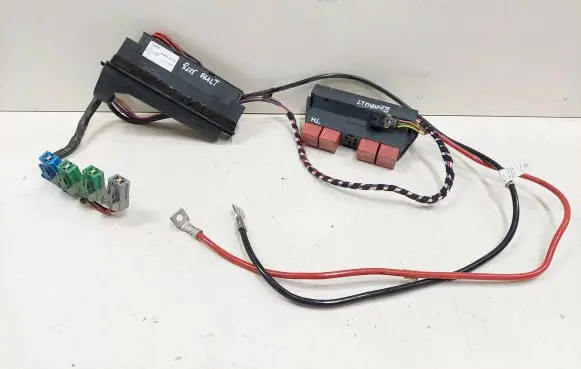 Renault Espace - Grand espace IV Relay mounting block 52401176