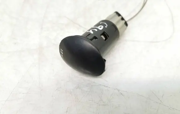 Toyota Aygo AB10 12 V Socket (front) 