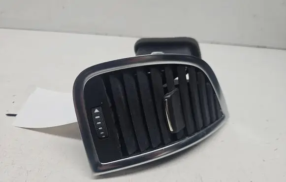 Audi Q7 4L Dashboard side air vent grill/cover trim 4L0820902