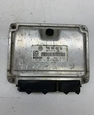 Volkswagen Golf V Engine control unit/module 036906032BA 0261201144