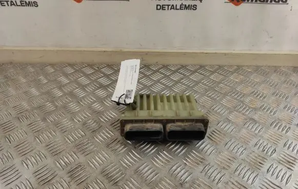 Opel Astra G Coolant fan relay 09131732