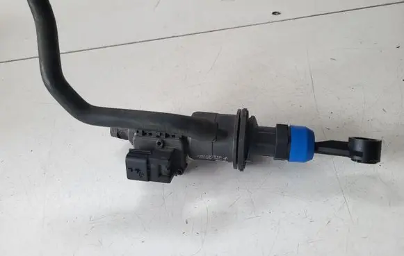 Renault Clio V Clutch slave cylinder 306107761R