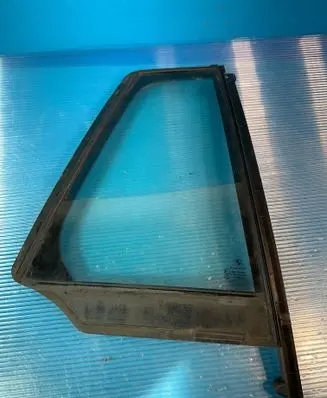 BMW 5 F10 F11 Rear vent window glass 7182046 E000199 DOT682M3240AS2