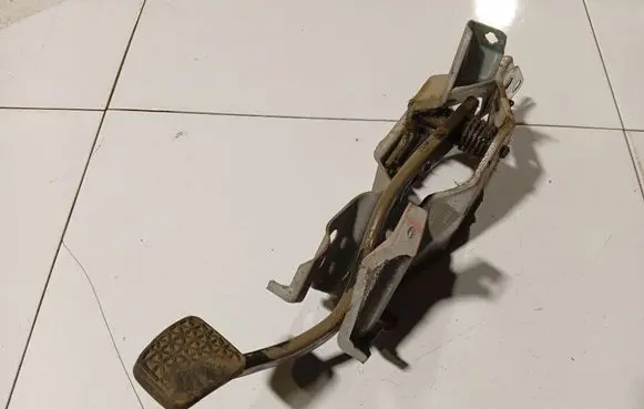 Opel Astra G Brake pedal 