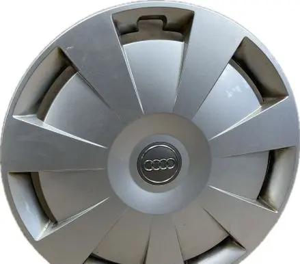 Audi A3 S3 8V R16 wheel hub/cap/trim 8V0601147C