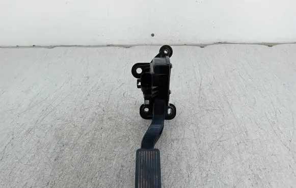 Mazda CX-9 Accelerator throttle pedal 7T439F836AC