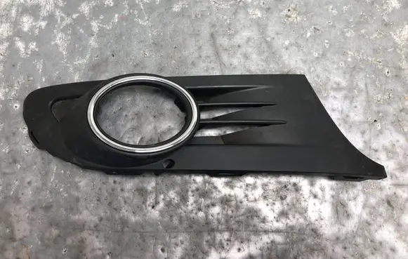 Volkswagen Golf Plus Front fog light trim/grill 5M0853666K-BILI 5M0853666K