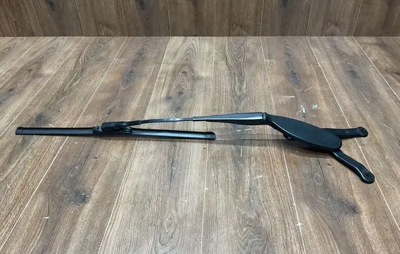 Mercedes-Benz E W213 Front wiper blade arm A2058240119