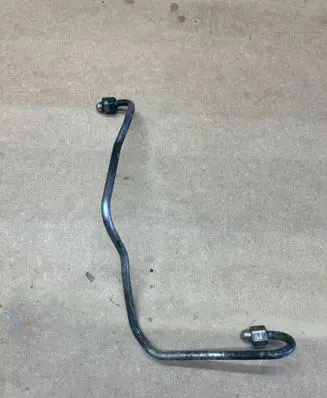 BMW 7 E65 E66 Fuel injector supply line/pipe 