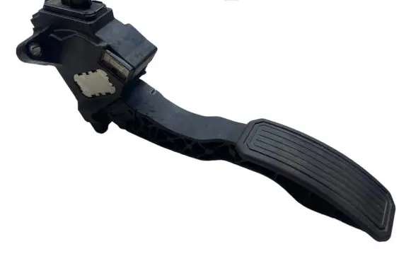 Toyota RAV 4 (XA30) Accelerator throttle pedal 781100W010