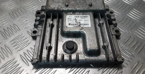 Ford Kuga II Engine control unit/module DV4112A650BF 28383254