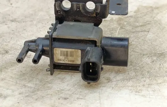Hyundai Santa Fe Turbo solenoid valve 394023E500